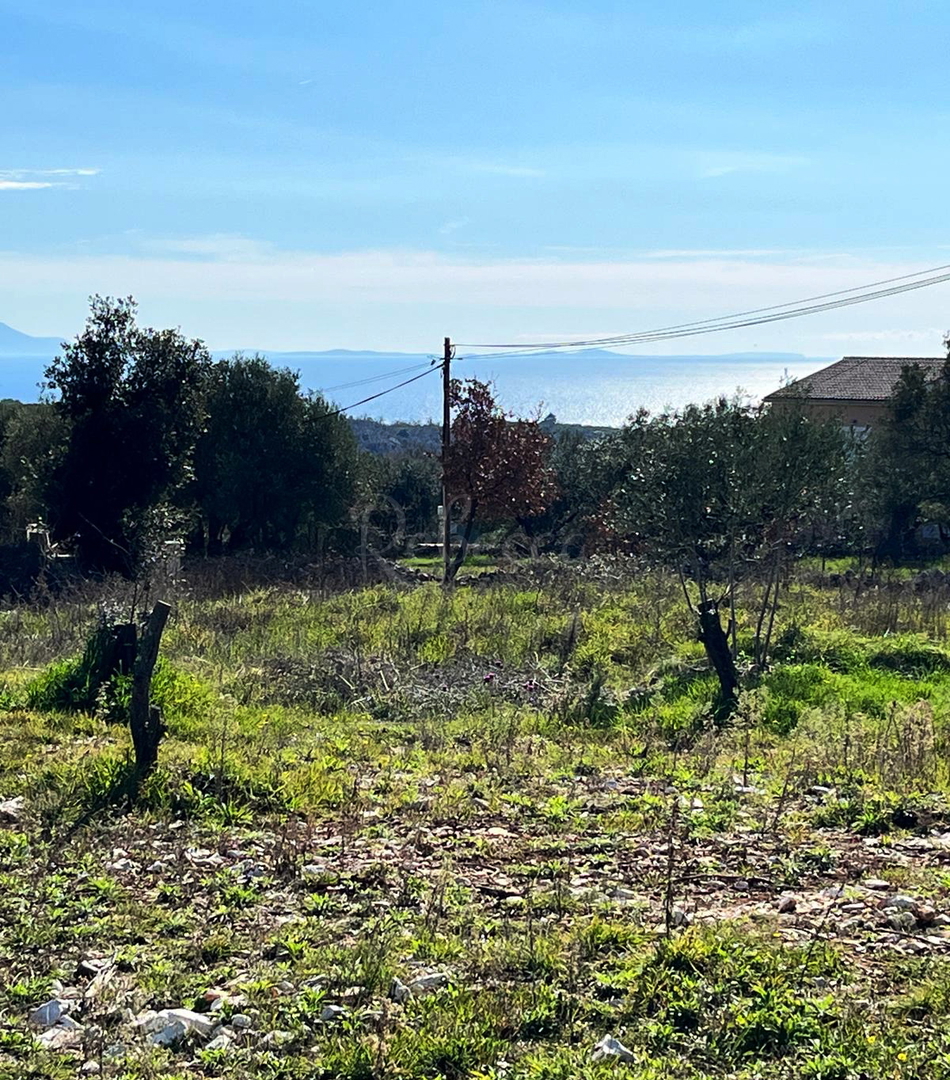 Peruški, terreno edificabile con vista mare