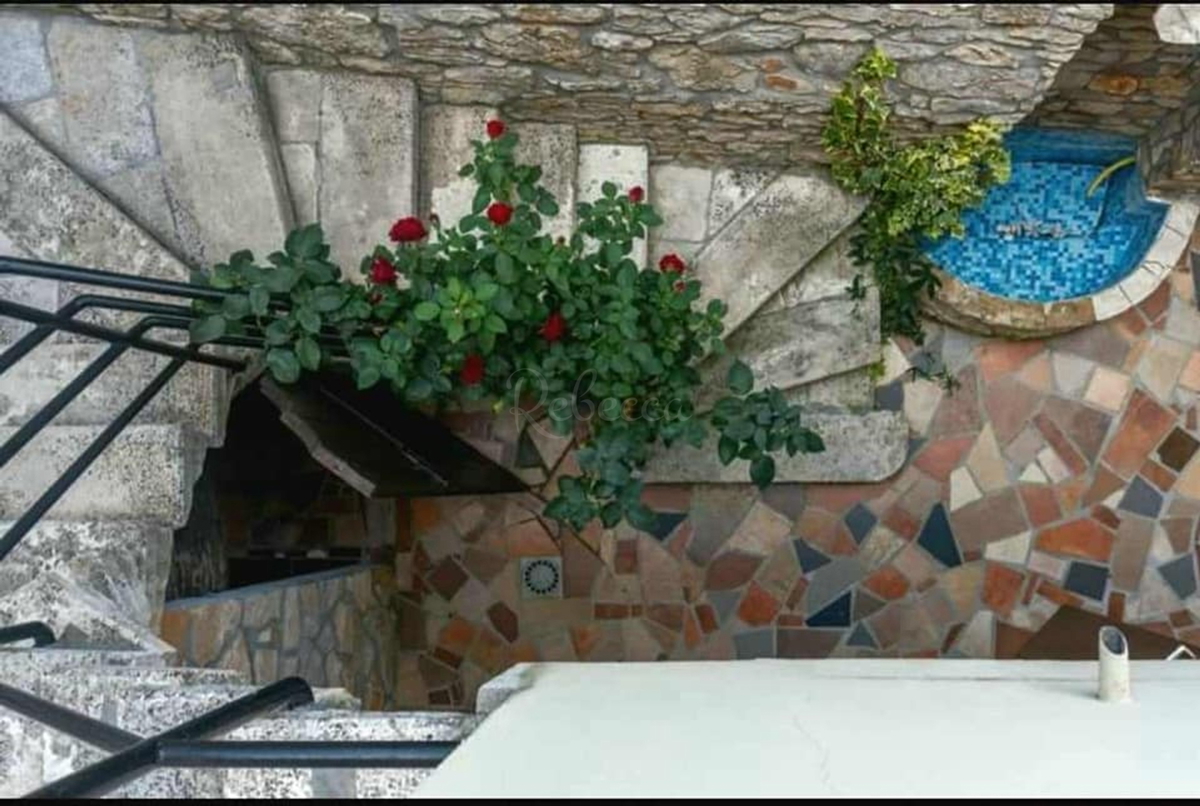 Casa a Medolino con vista mare