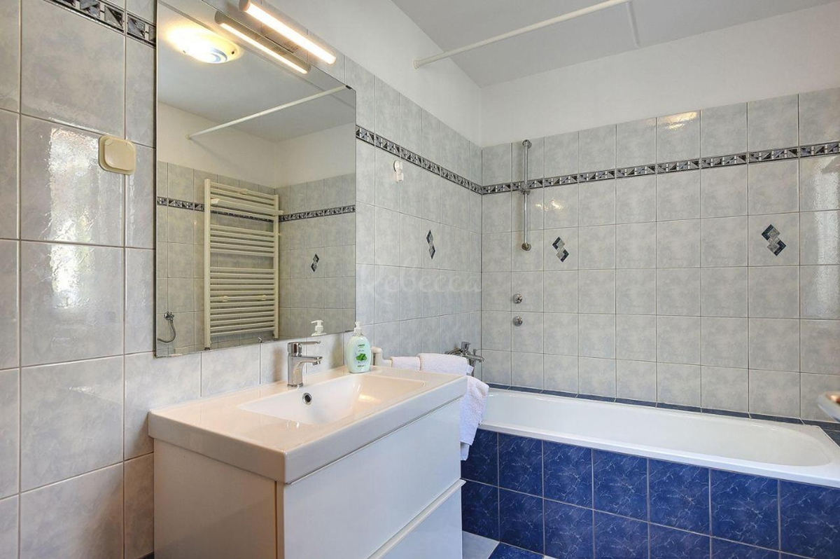 Villa moderna con piscina e sauna, Medolino