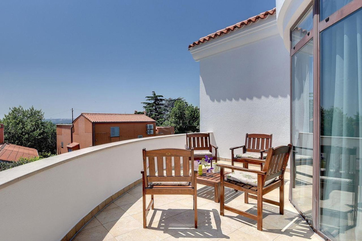 Villa moderna con piscina e sauna, Medolino