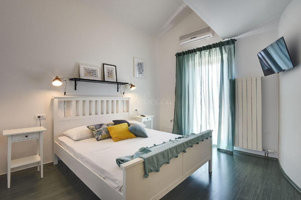 Villa moderna con piscina e sauna, Medolino