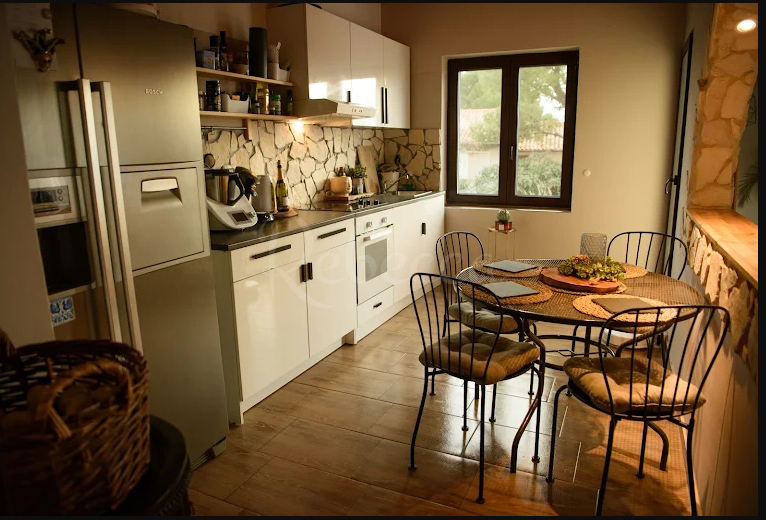 Casa con sei appartamenti, 350 m2, Premantura