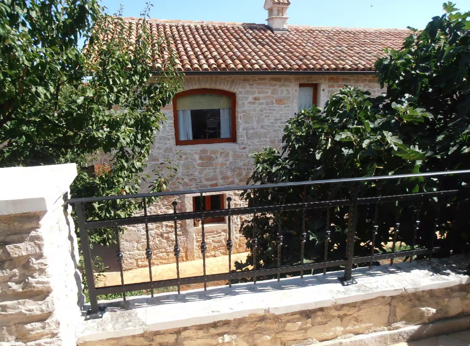 Due case in pietra d&apos;Istria, piscina, vicino a Marčana