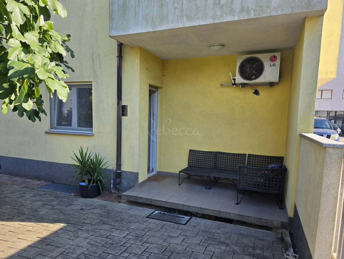 Appartamento di 60 m² con giardino di 50 m² e 2 posti auto: pronto per essere abitato subito!