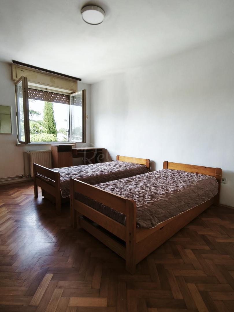 Appartamento Pula Veruda, grande terrazza, a 500 metri dalla spiaggia