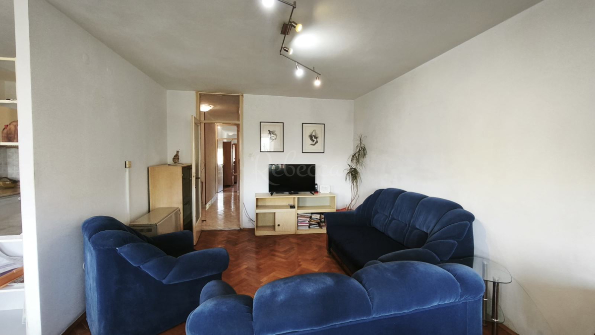 Appartamento Pula Veruda, grande terrazza, a 500 metri dalla spiaggia