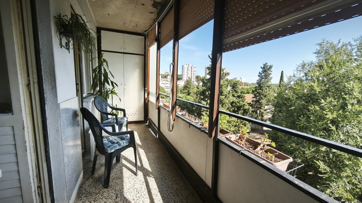 Appartamento Pula Veruda, grande terrazza, a 500 metri dalla spiaggia