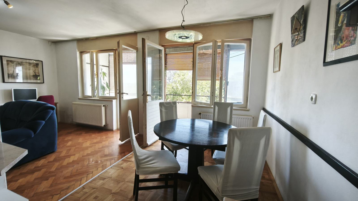 Appartamento Pula Veruda, grande terrazza, a 500 metri dalla spiaggia