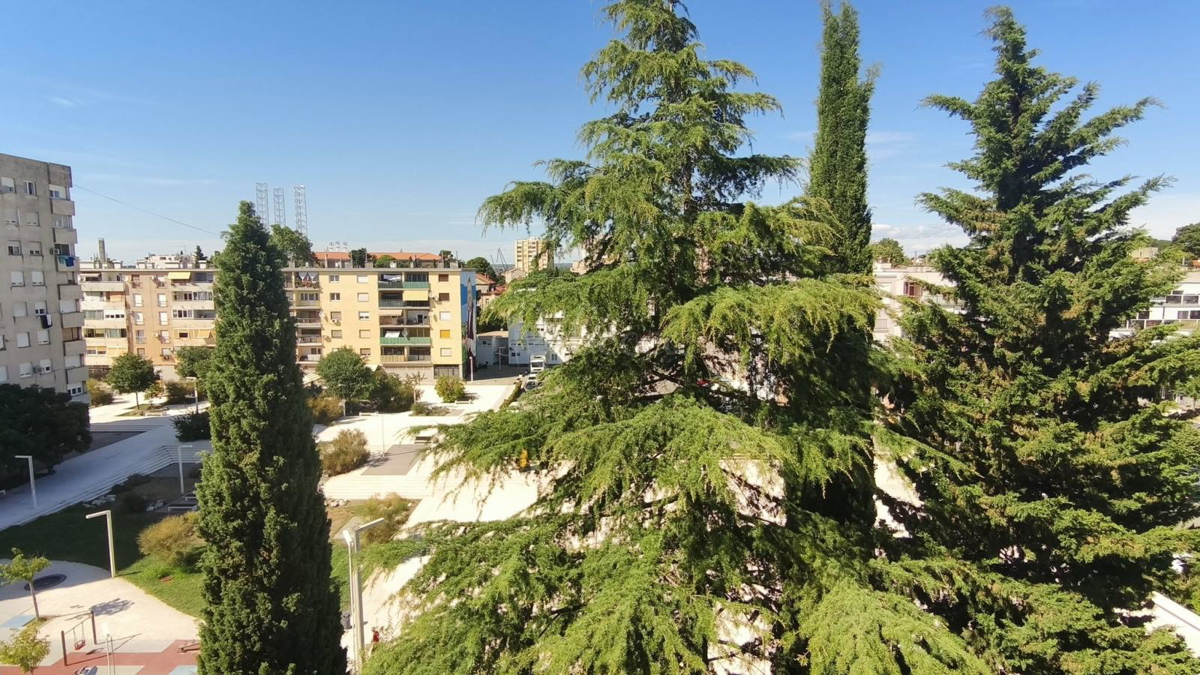 Appartamento Pula Veruda, grande terrazza, a 500 metri dalla spiaggia