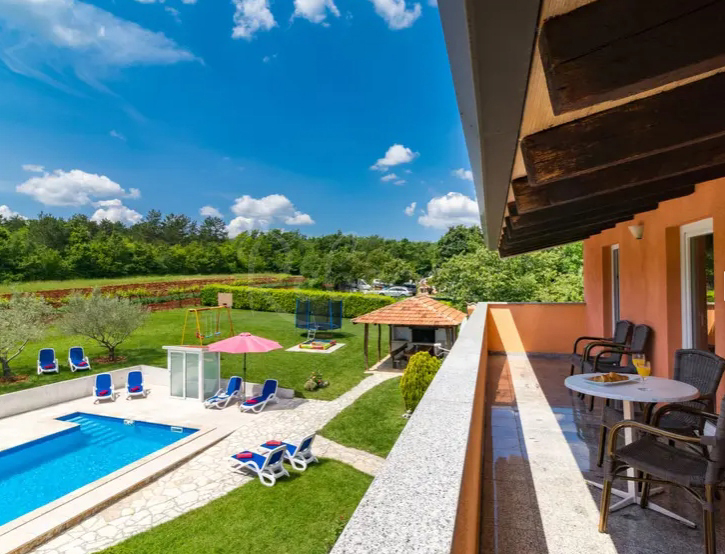 ISTRIA - MOTOVUN: CASA CON PISCINA, AMPIO GIARDINO