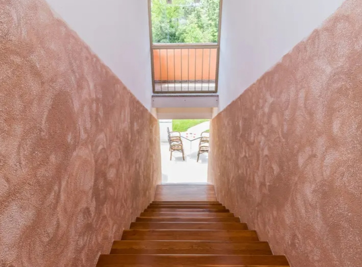 ISTRIA - MOTOVUN: CASA CON PISCINA, AMPIO GIARDINO