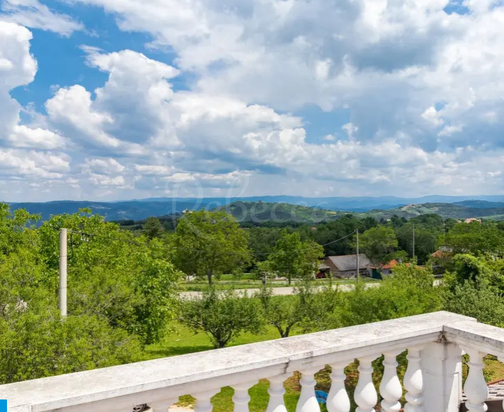 ISTRIA - MOTOVUN: CASA CON PISCINA, AMPIO GIARDINO