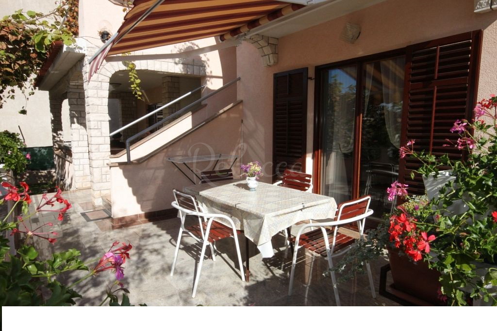 Palazzina, 330 m2, vista mare, Fasana