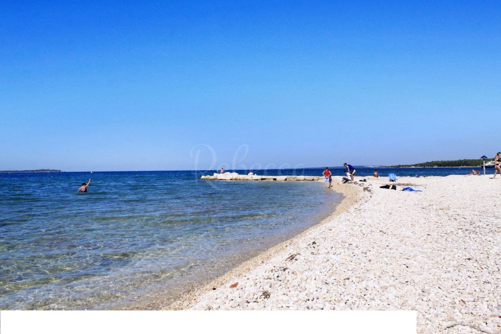 Palazzina, 330 m2, vista mare, Fasana