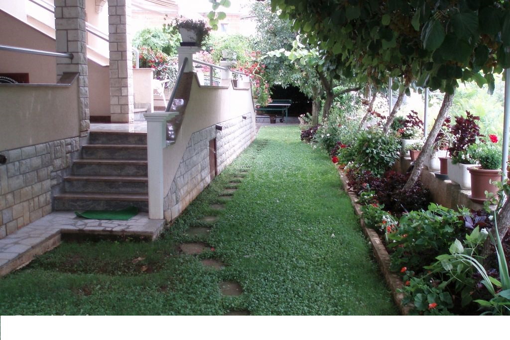 Palazzina, 330 m2, vista mare, Fasana