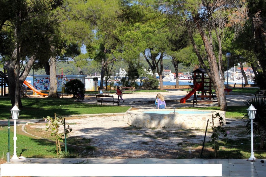 Palazzina, 330 m2, vista mare, Fasana