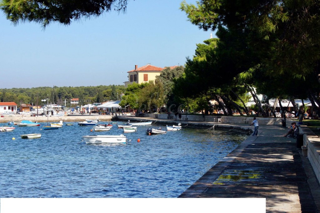 Palazzina, 330 m2, vista mare, Fasana