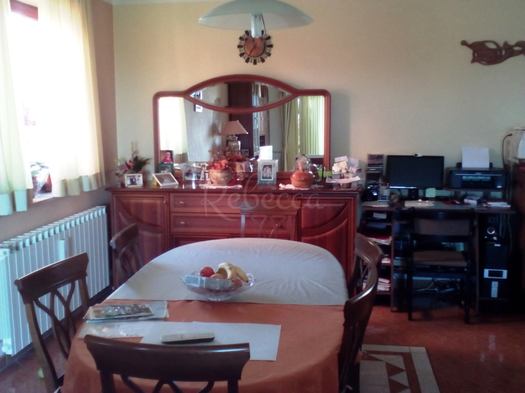 Palazzina, 330 m2, vista mare, Fasana