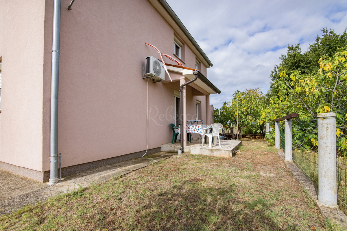 Casa con giardino vicino a Pola