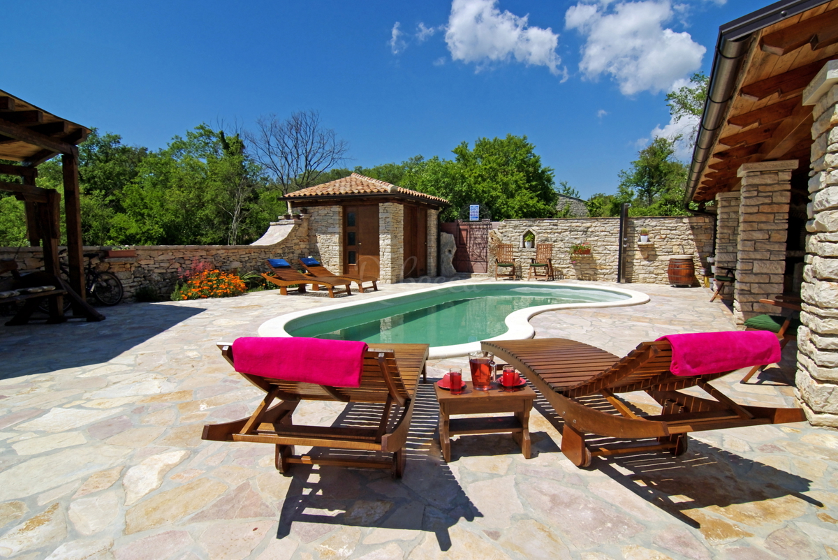 Casa in pietra d&apos;Istria, piscina, zona di Barban