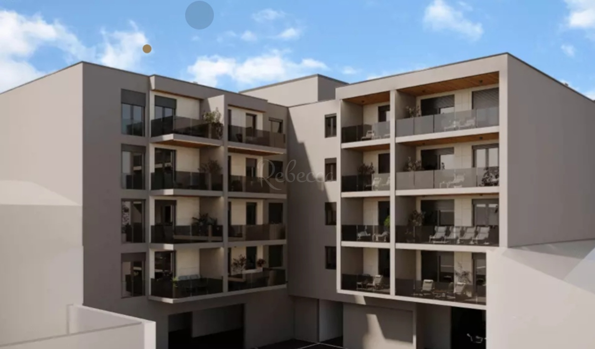 Appartamento di lusso, 2 piano, ascensore, centro di Pola, NUOVO