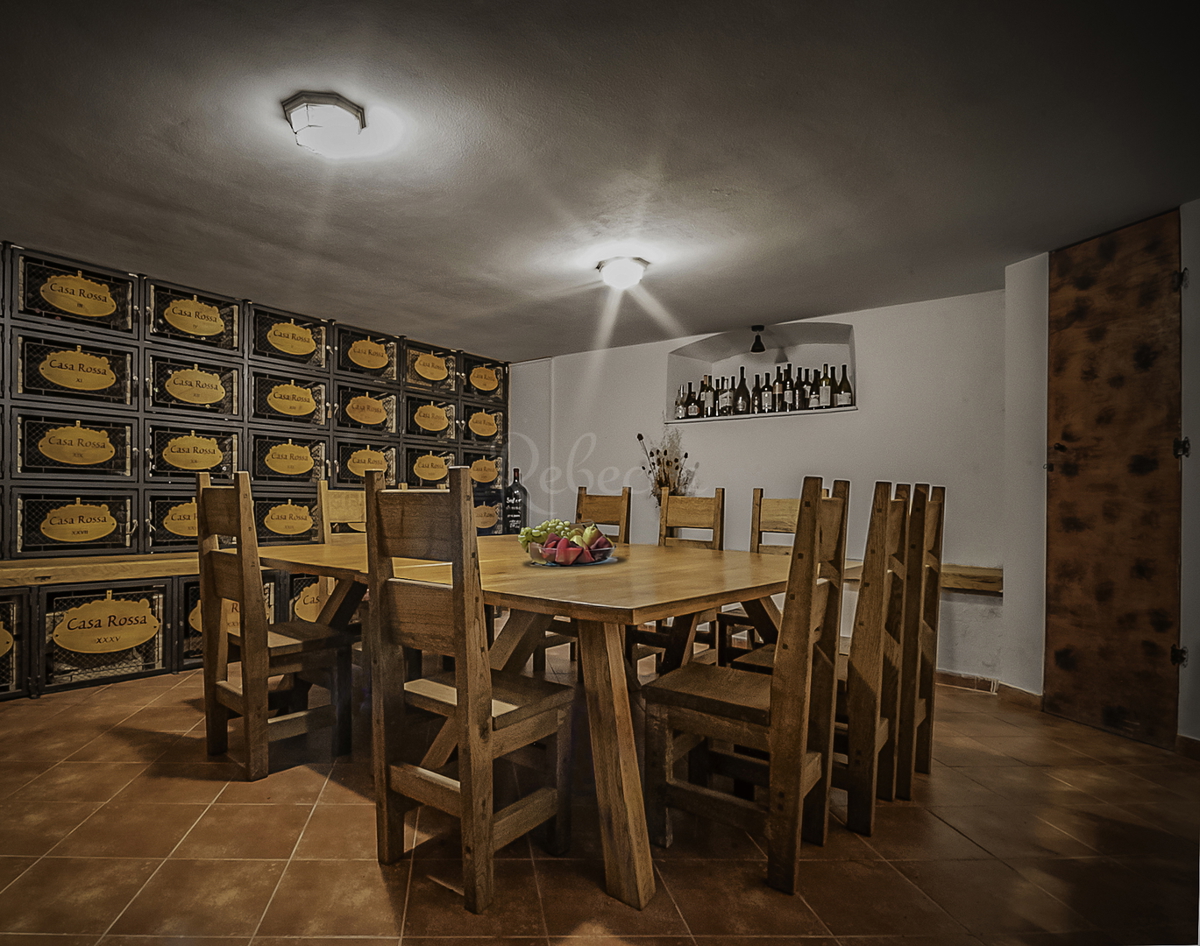 Fabbricato residenziale-commerciale-ricettivo con terreno edificabile