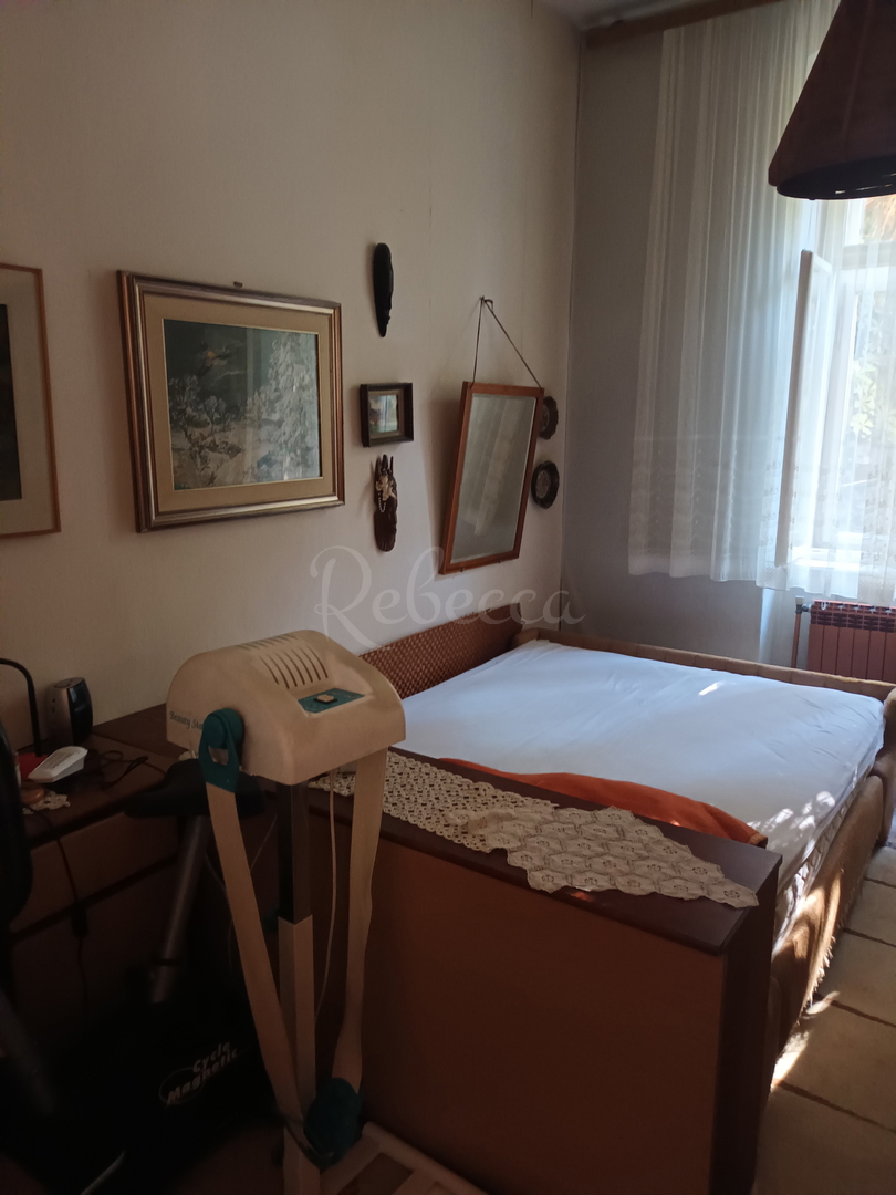 Appartamento nel centro della città, 3 camere da letto, garage, giardino, Pola