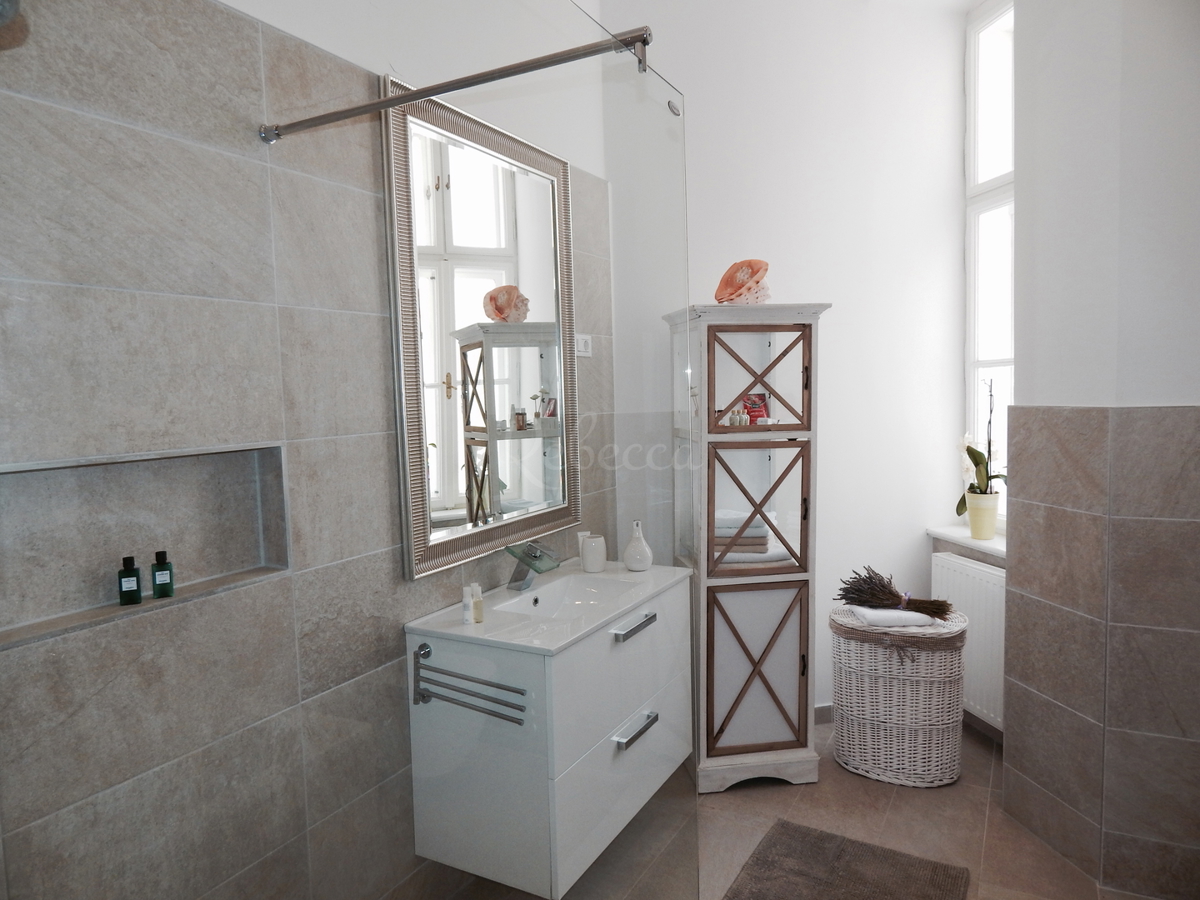 Luxuriöse Wohnung, 1. Stock, 76 m2, 1 Schlafzimmer, Pula