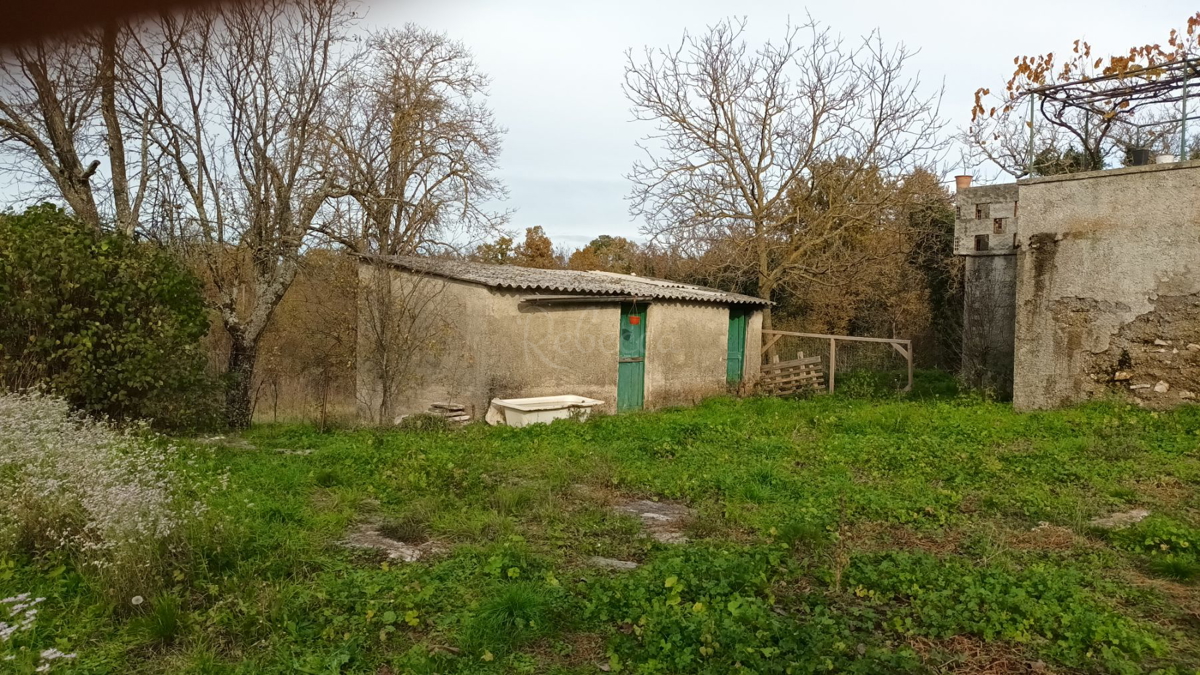 Pisino, dintorni: Casa con giardino