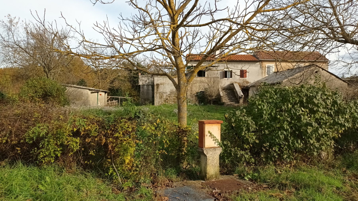 Pisino, dintorni: Casa con giardino