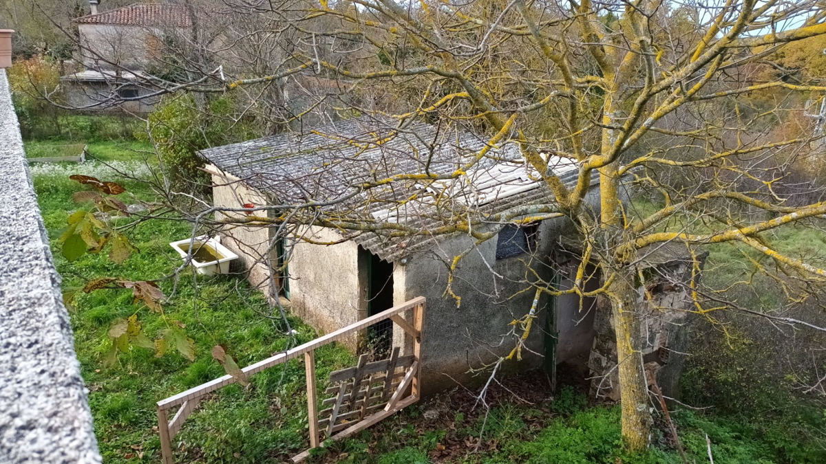 Pisino, dintorni: Casa con giardino