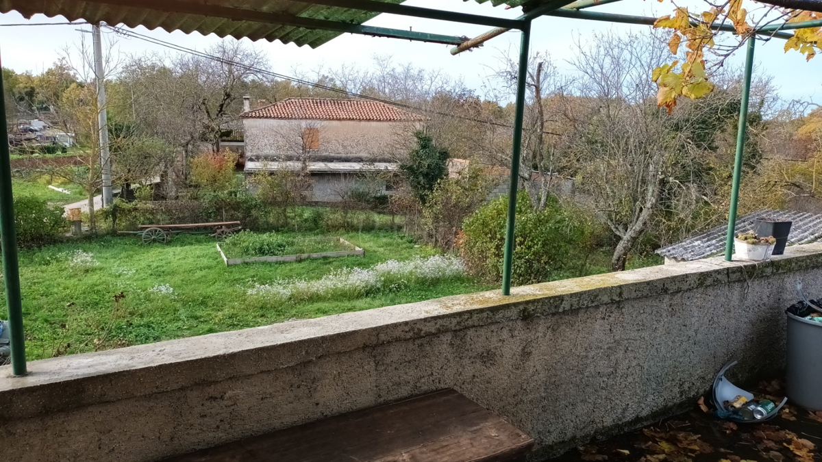 Pisino, dintorni: Casa con giardino