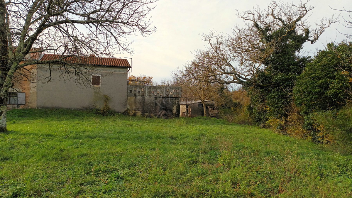 Pisino, dintorni: Casa con giardino