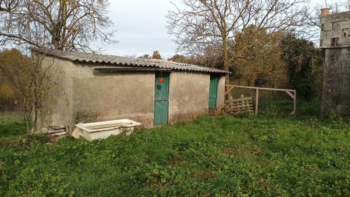 Pisino, dintorni: Casa con giardino