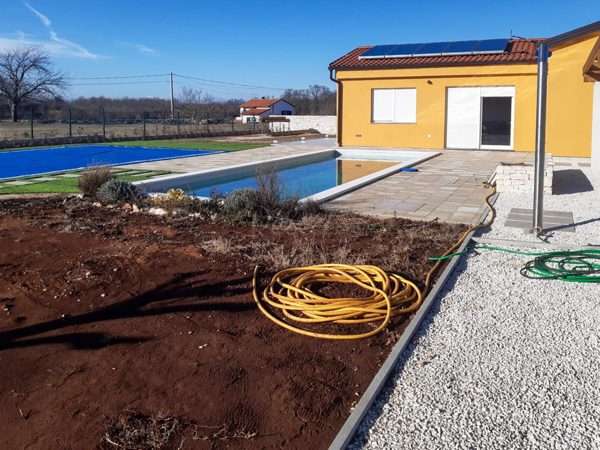 Casa indipendente con piscina