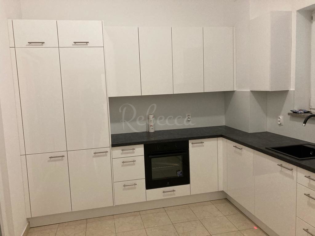 Pula, Valdebek, bilocale 84 m2, completamente arredato