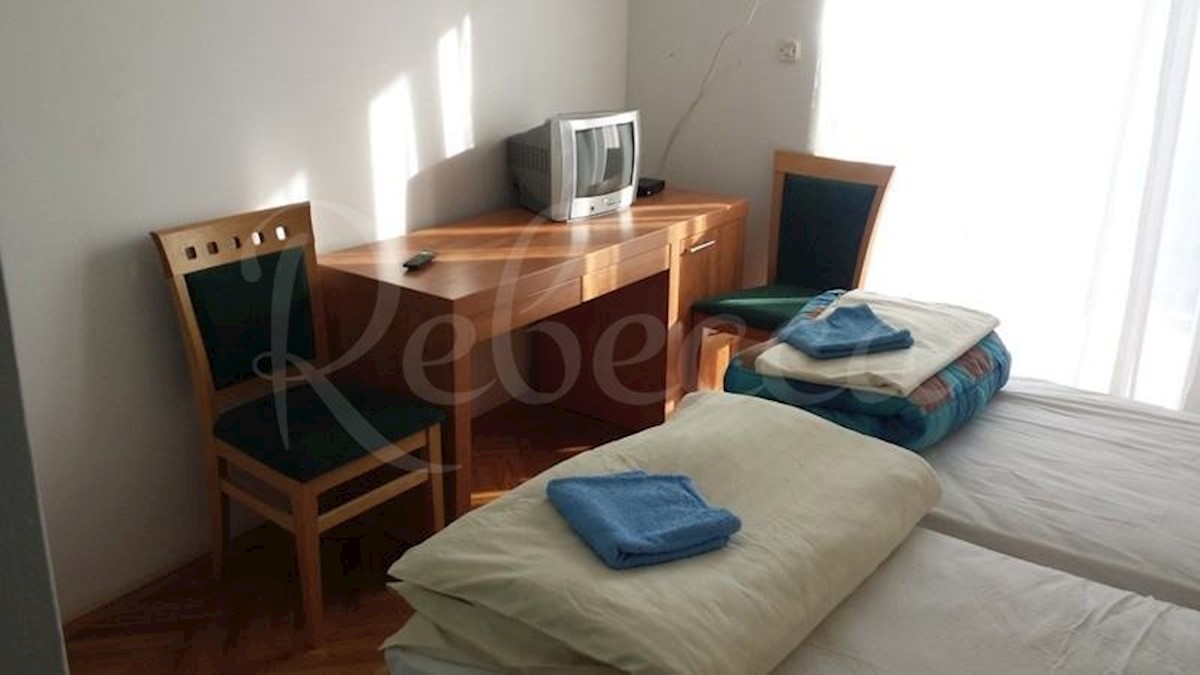 Biograd - Ostello (470m2), vicino al centro