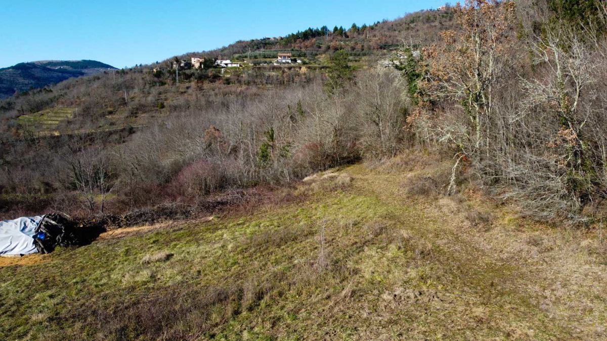 Terreno edificabile con vista su Montona