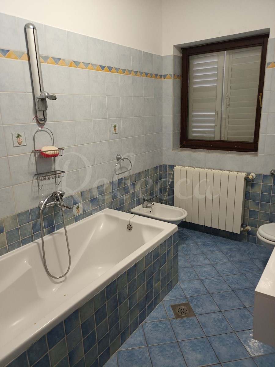 Appartamento duplex, vista mare, 187 m2, parcheggio, Vinkuran