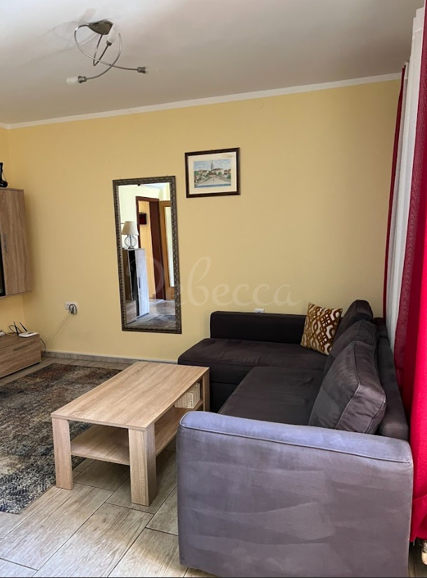 Casa bifamiliare, 150 m2, vicino al mare. Premantura