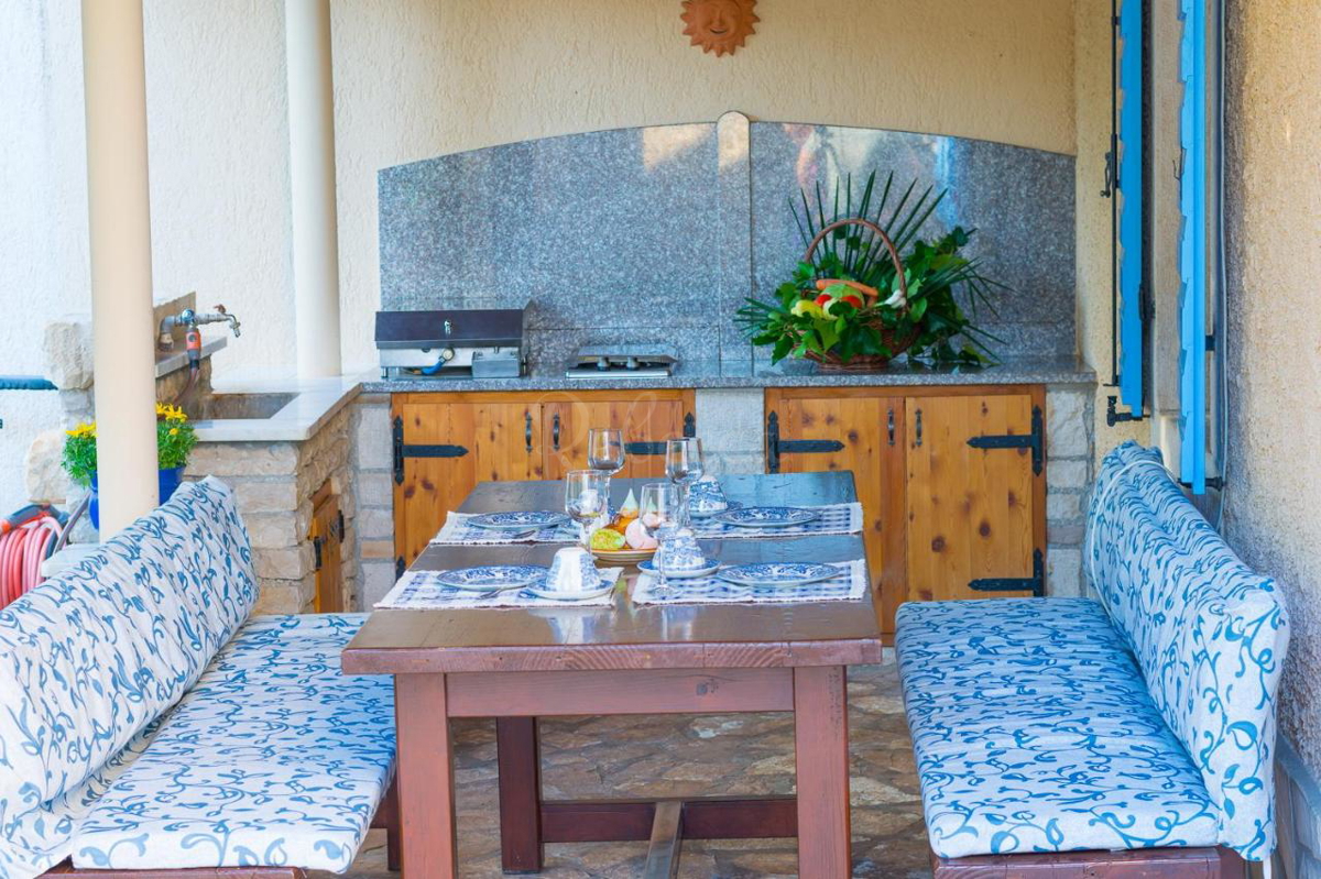 VILLA NATIVA RISTRUTTURATA A ŠIŠAN