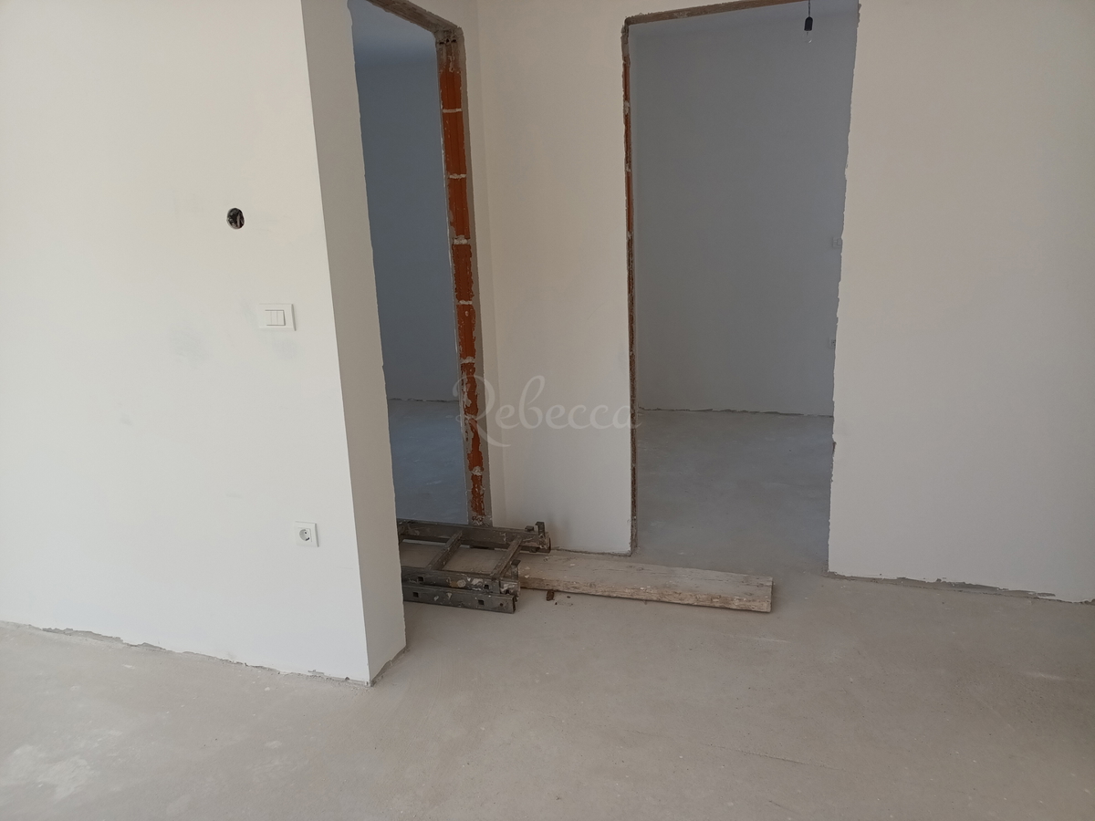 Appartamento secondo piano, 58,50 m2, 2 camere da letto, parcheggio, Valdebek