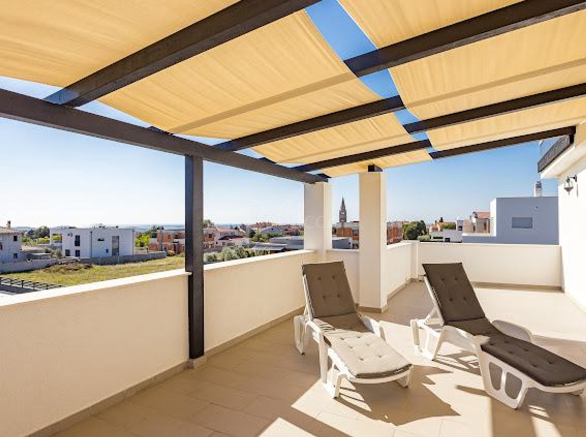 Nuova costruzione con piscina e vista sui Brioni – Casa in vendita a Galižana