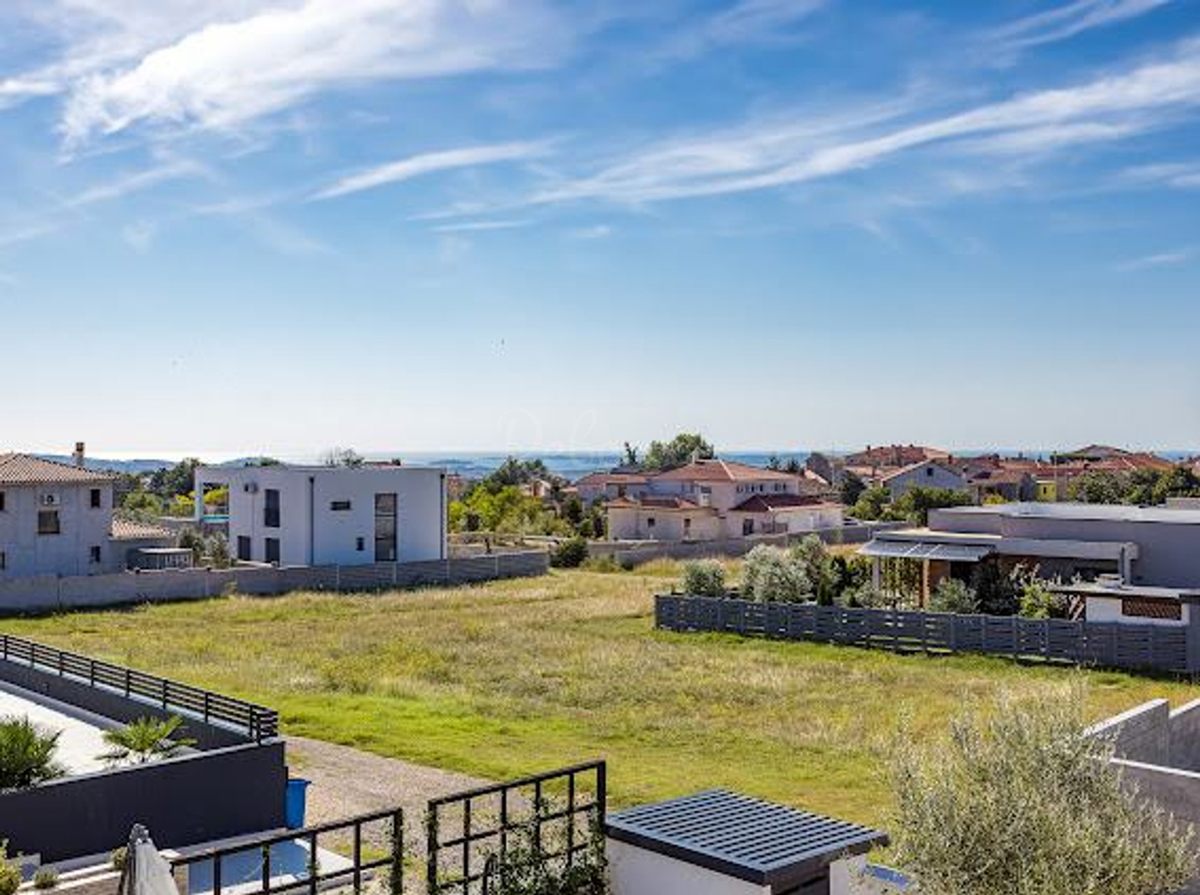 Nuova costruzione con piscina e vista sui Brioni – Casa in vendita a Galižana