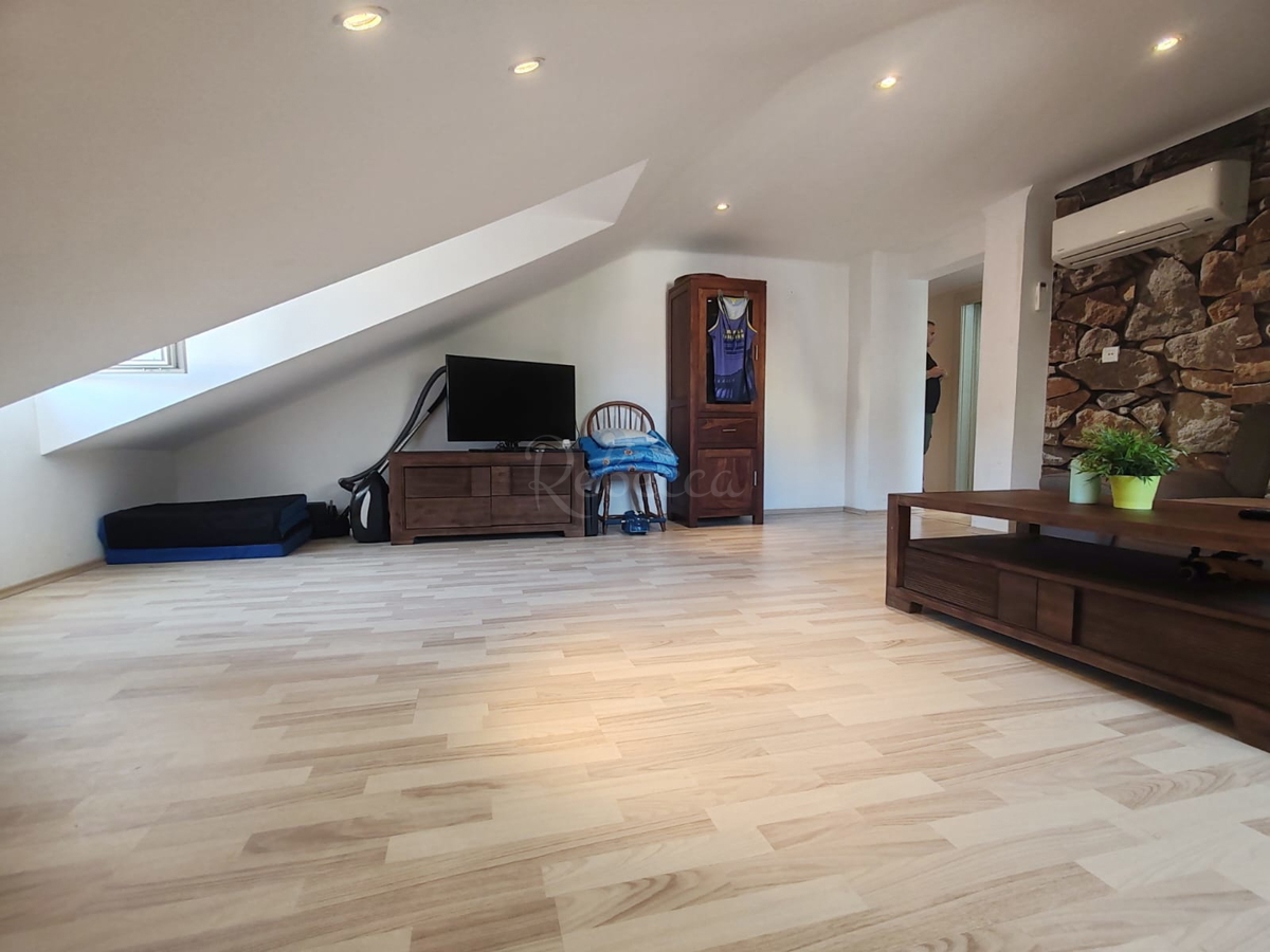 Appartamento ristrutturato nel centro di Pola di 66 m2