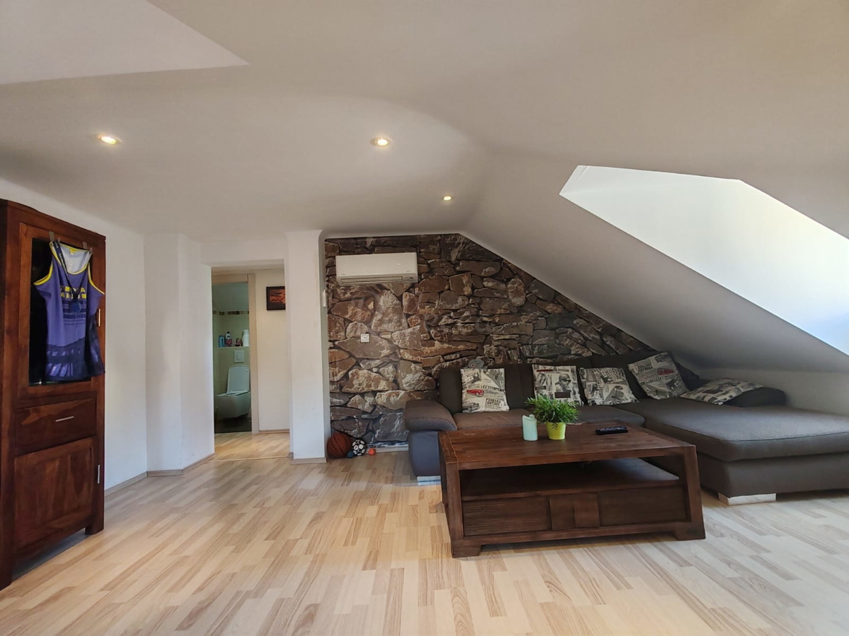 Appartamento ristrutturato nel centro di Pola di 66 m2