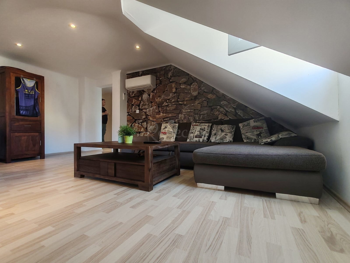 Appartamento ristrutturato nel centro di Pola di 66 m2