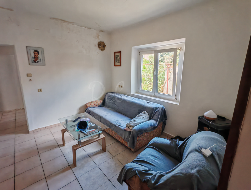 Casa a piano terra, 150 m2, cortile, garage, Pola