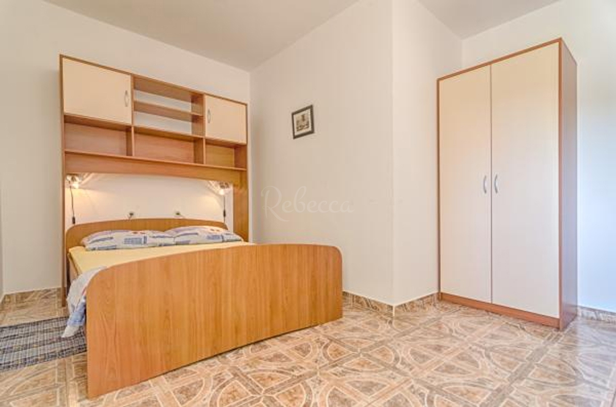 Appartamento con piscina, piano terra, Medolino ​