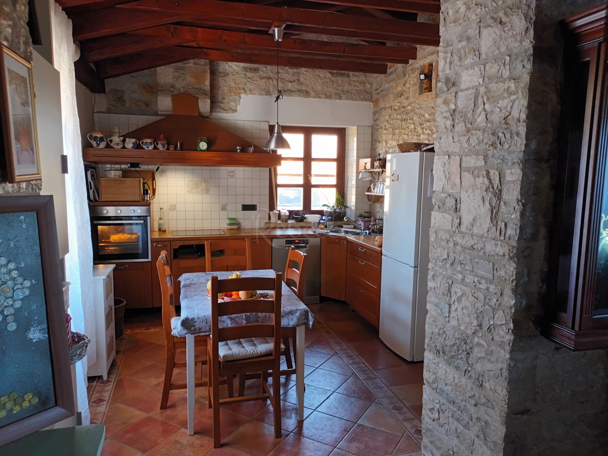 Casa in pietra d&apos;Istria, 210 m2, taverna, vicino a Barban